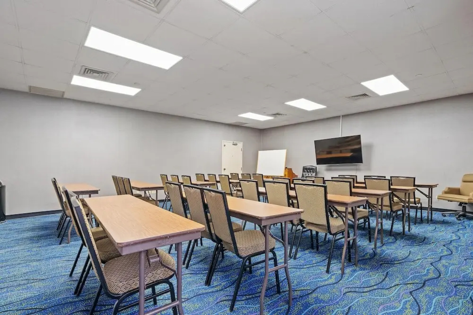 Chicago Club Inn Suites