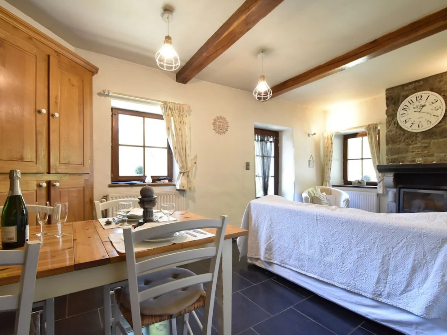 Cottage With Bubble Bath