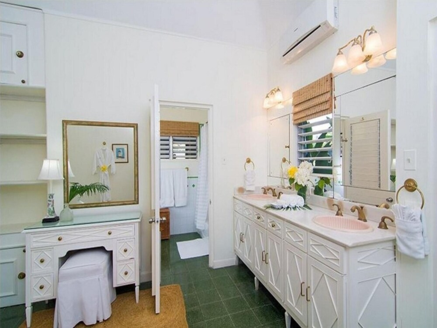 Sunny Vacation Villa 25