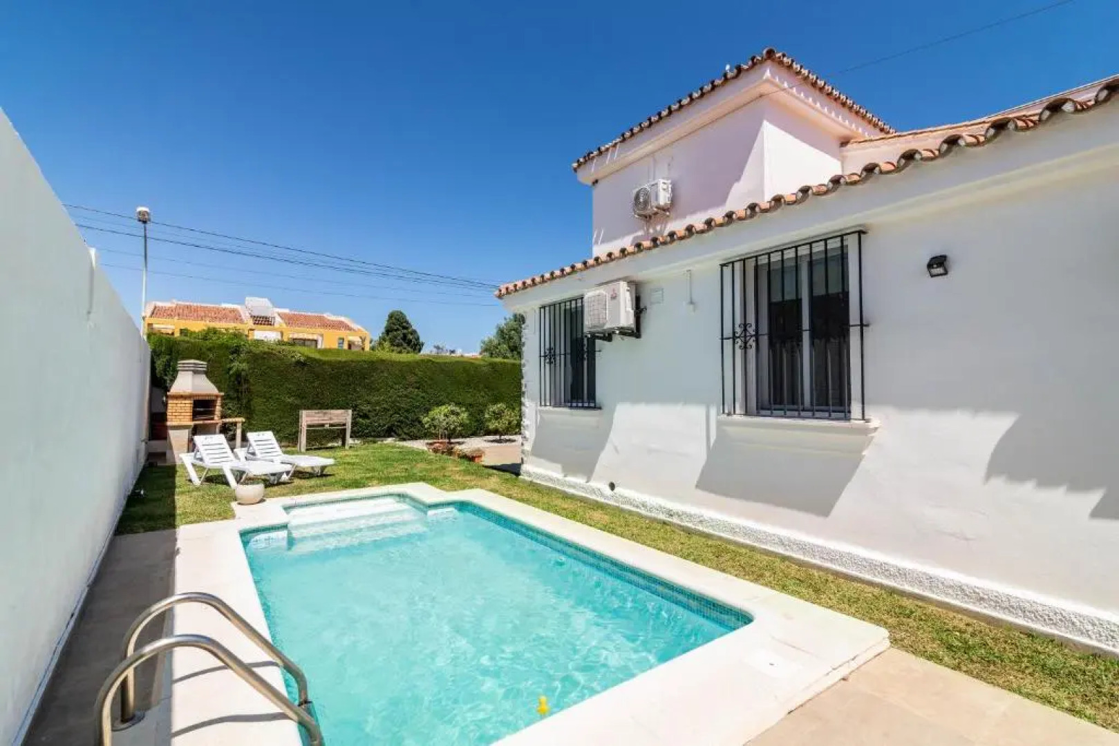 N&A Velázquez 5BDR Independent Villa