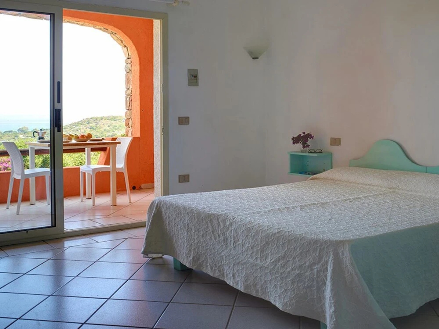 Well-kept Apartment With two Bedrooms not far From the sea