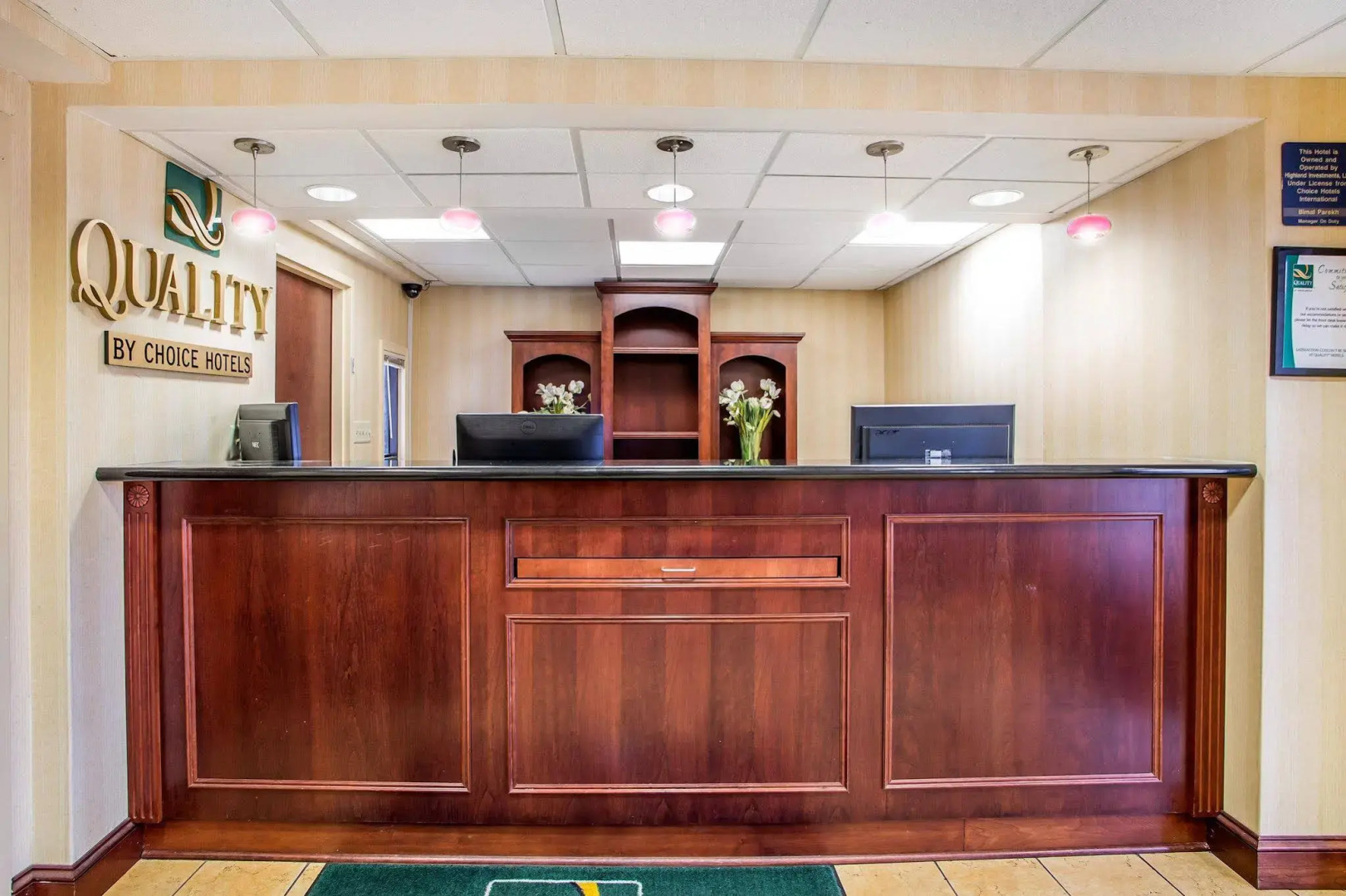 Hibiscus Inn & Suites