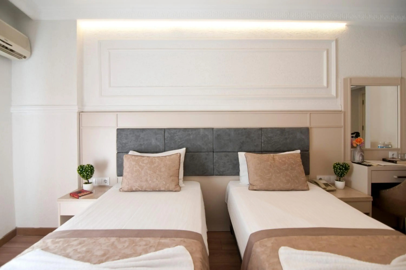 Royce Hotel