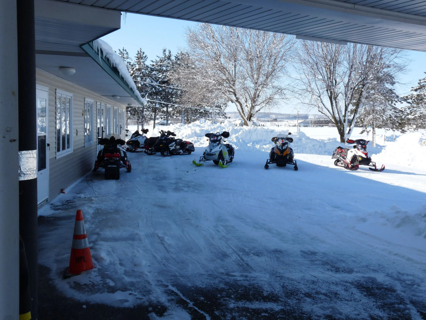 Country Villa Motel and Country Camping