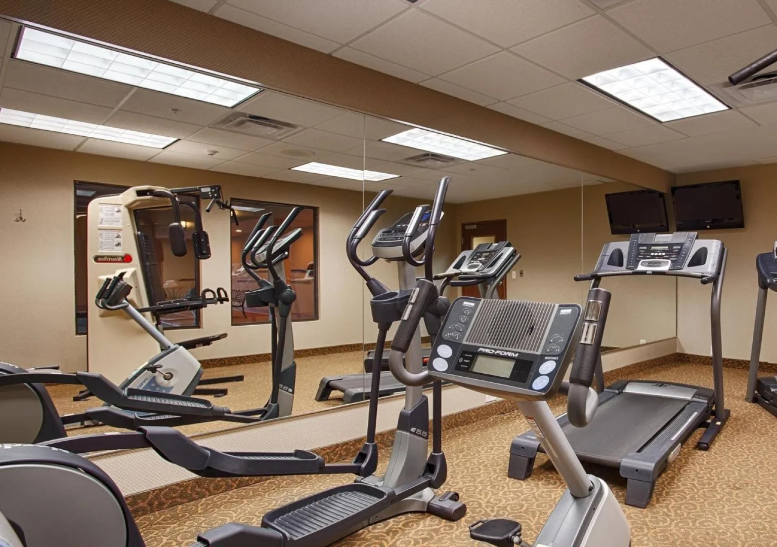 La Quinta Inn & Suites by Wyndham Lackawanna