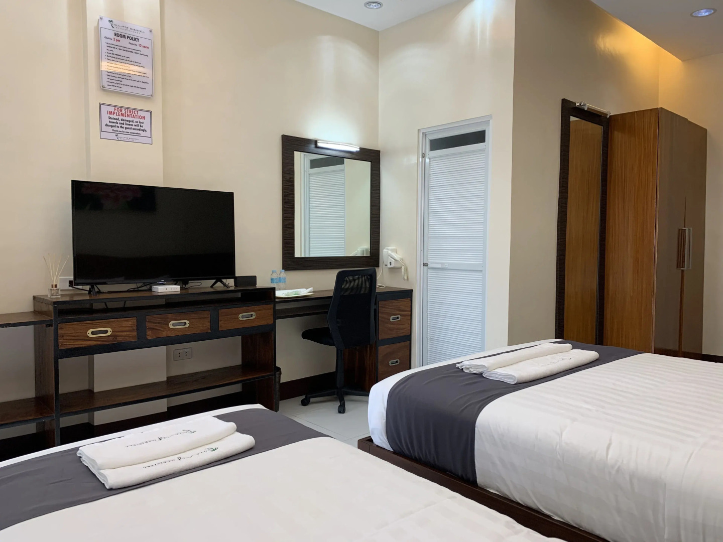 Villa MJ Maristela Beach Resort