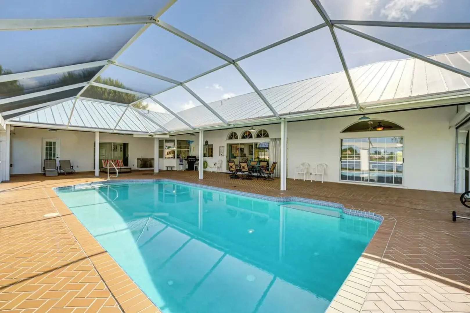 Poolside Bliss & Lake Fun: Florida Getaway!