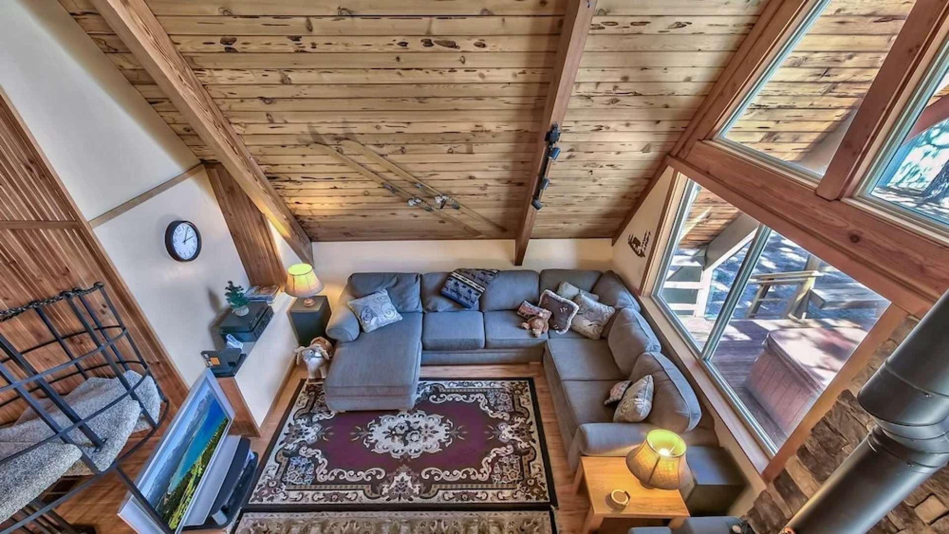 Mewuk Mountain Lodge by RedAwning