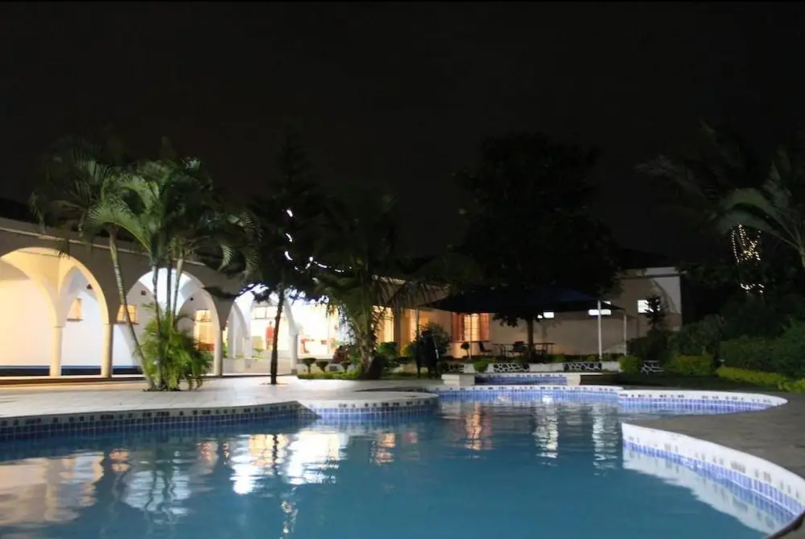 Blue Lagoon Lodge Blantyre