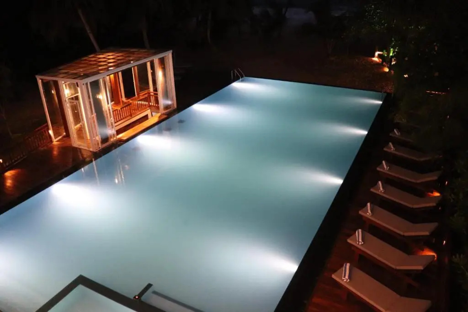 Seagulls Beach & Garden Cabanas