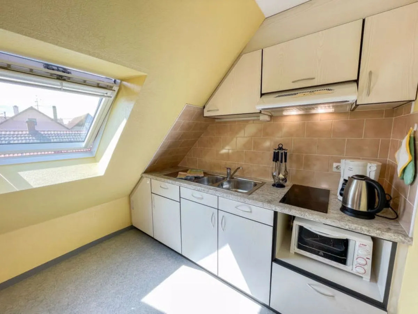 RiÂ©sidence jaune et rose 33625