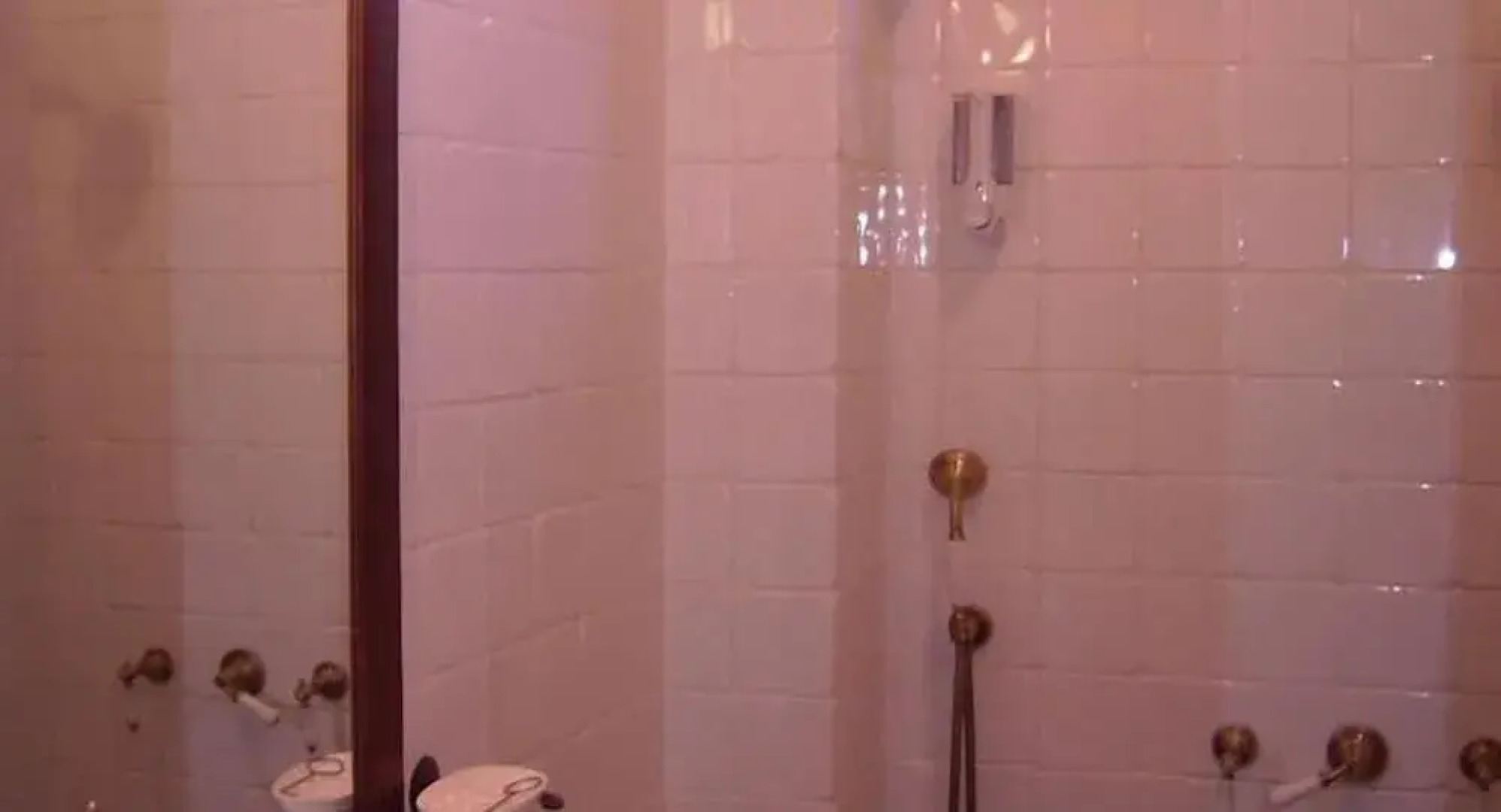 Azalea & Glicine House