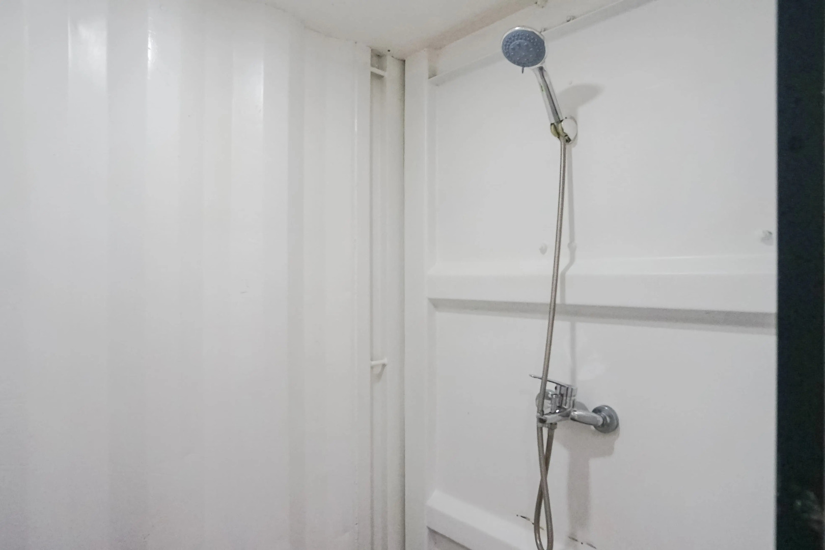 Container Smart Stay (CSS)