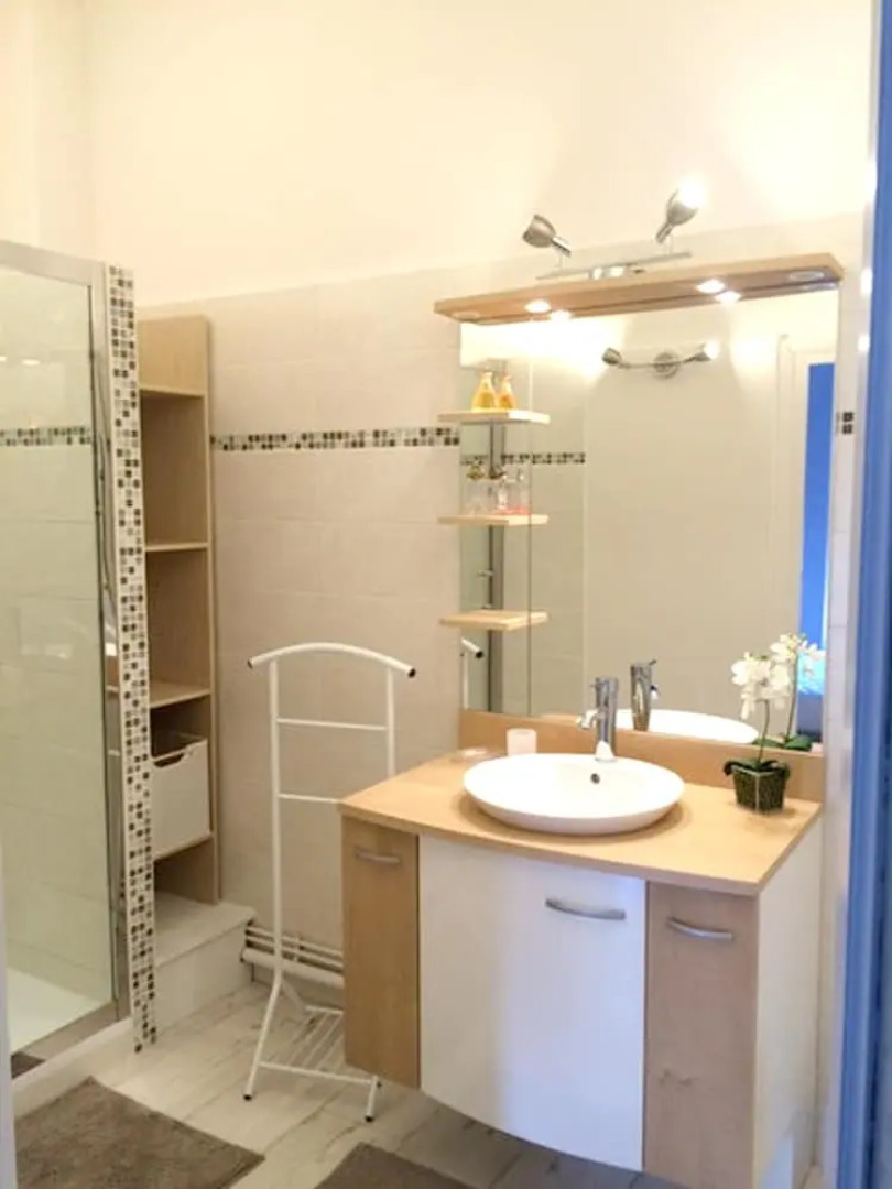 Apartment With one Bedroom in Néris-les-bains, With Wifi