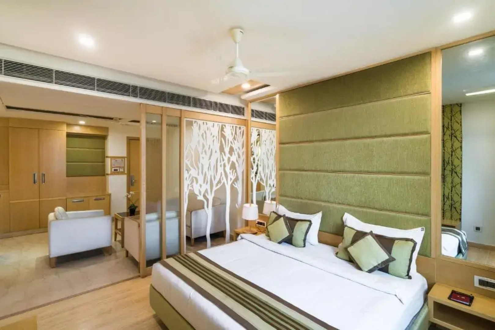 Xenious LN Courtyard Hotel