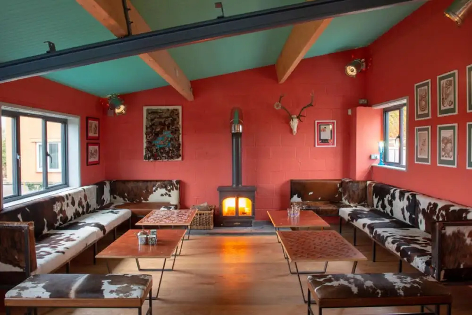 Beautiful Rural Yurt With Wood Fired hot tub