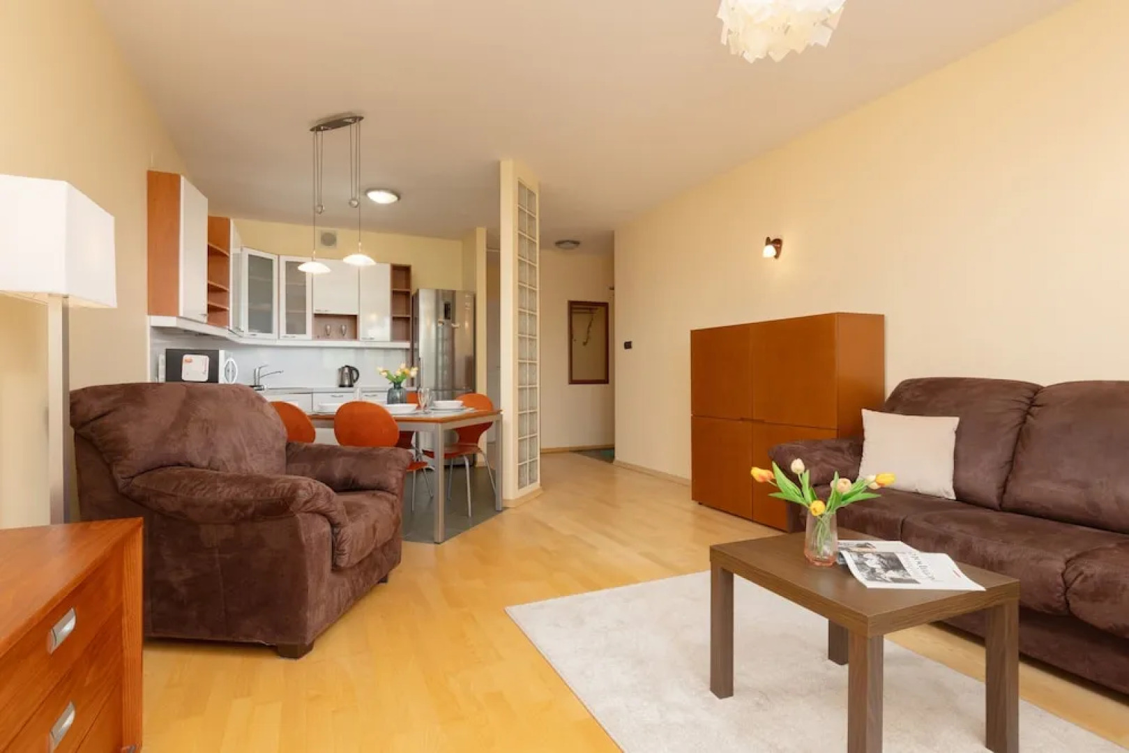 Spacious Apartment Pruszkow by Renters