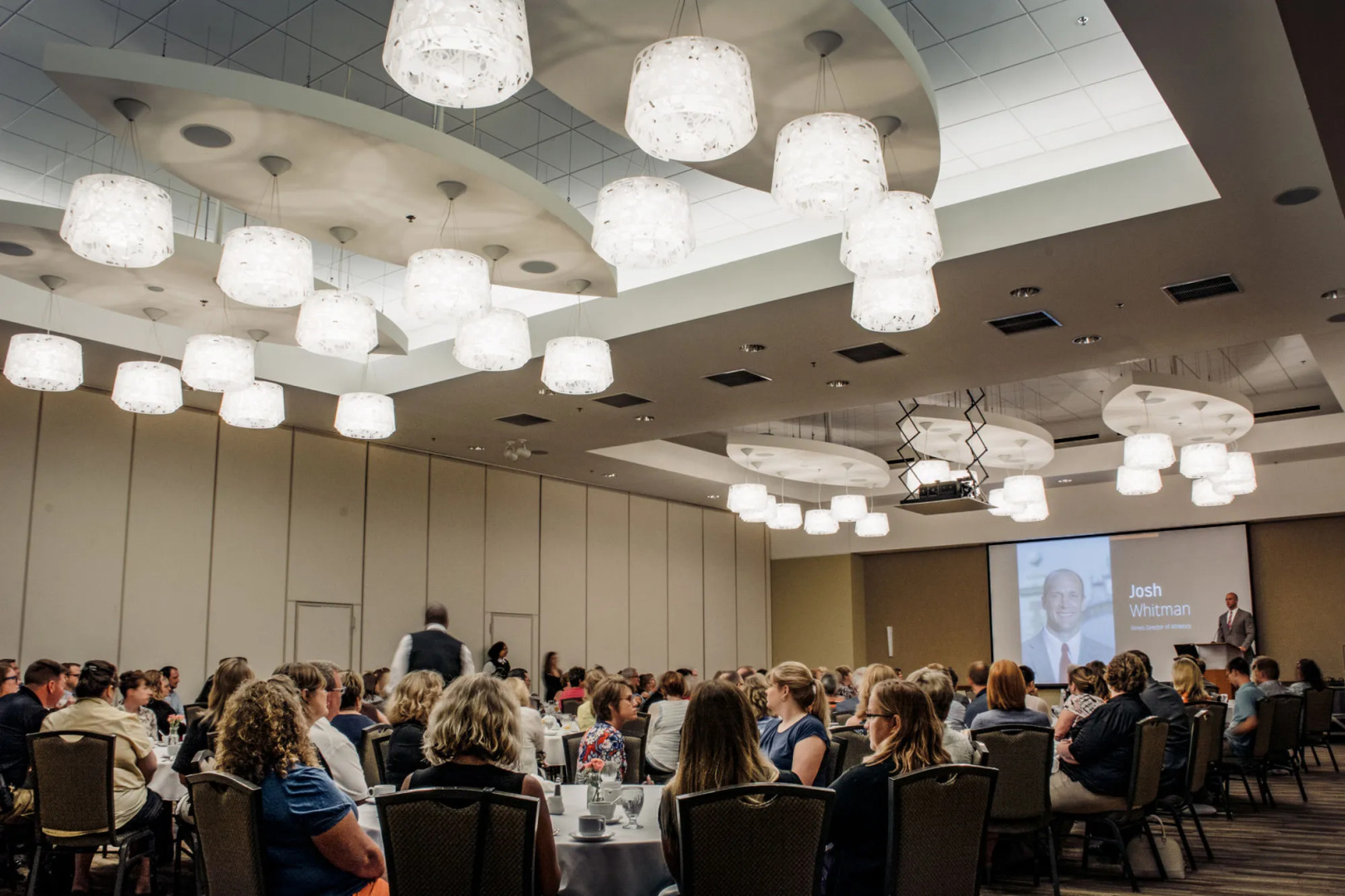 I Hotel And Illinois Conference Center