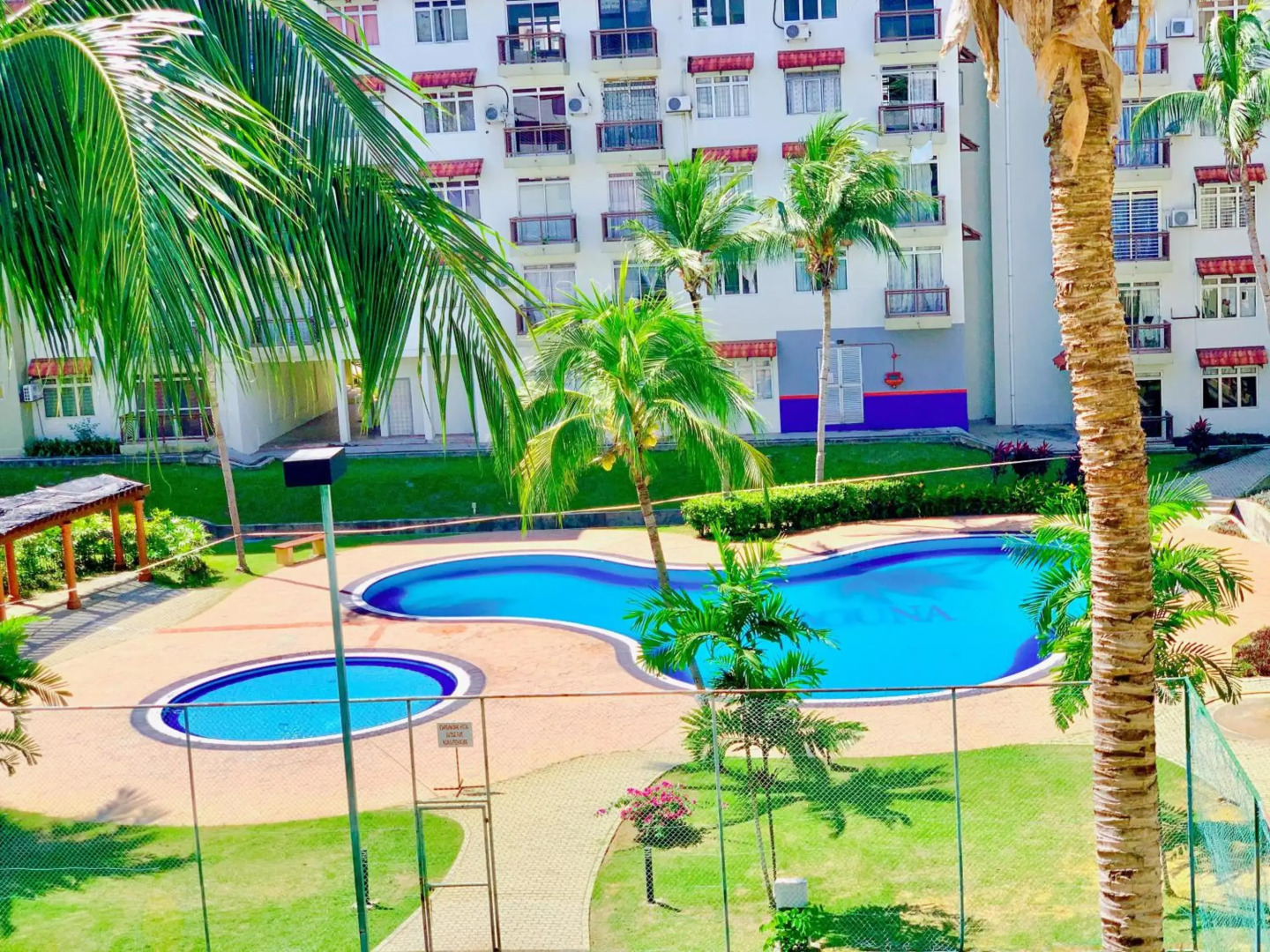 Sea La Vie Batik @ Laguna Resort