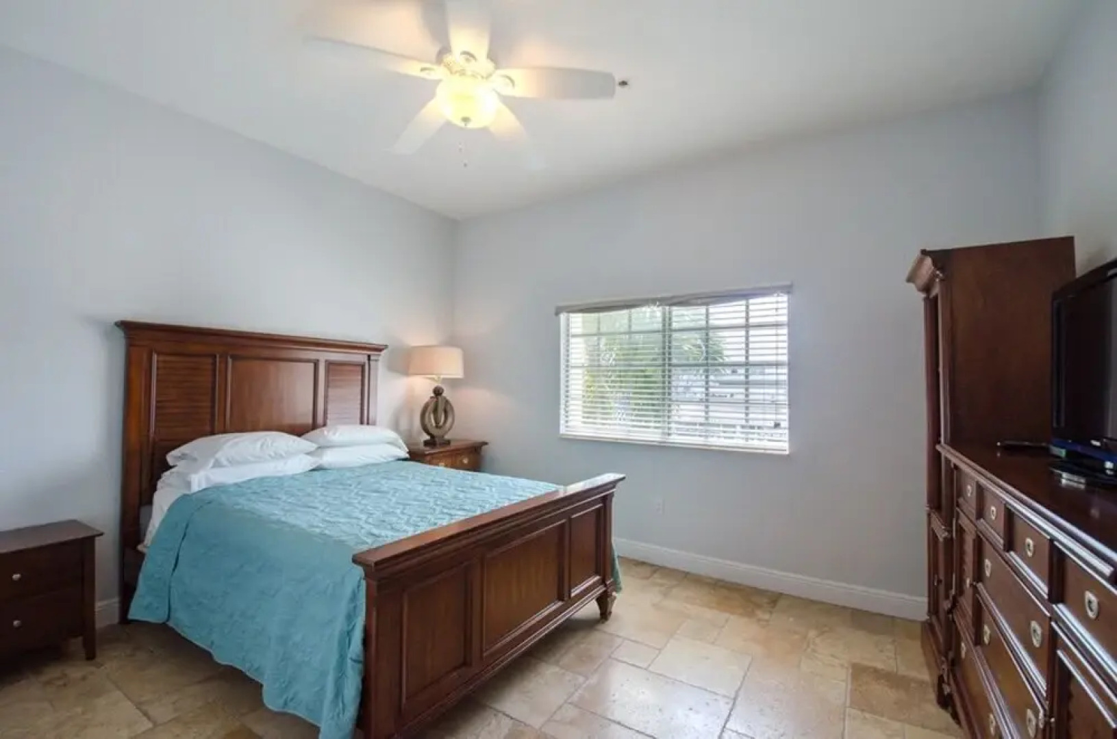 Vistalmar Two Bedroom Deluxe Apartment