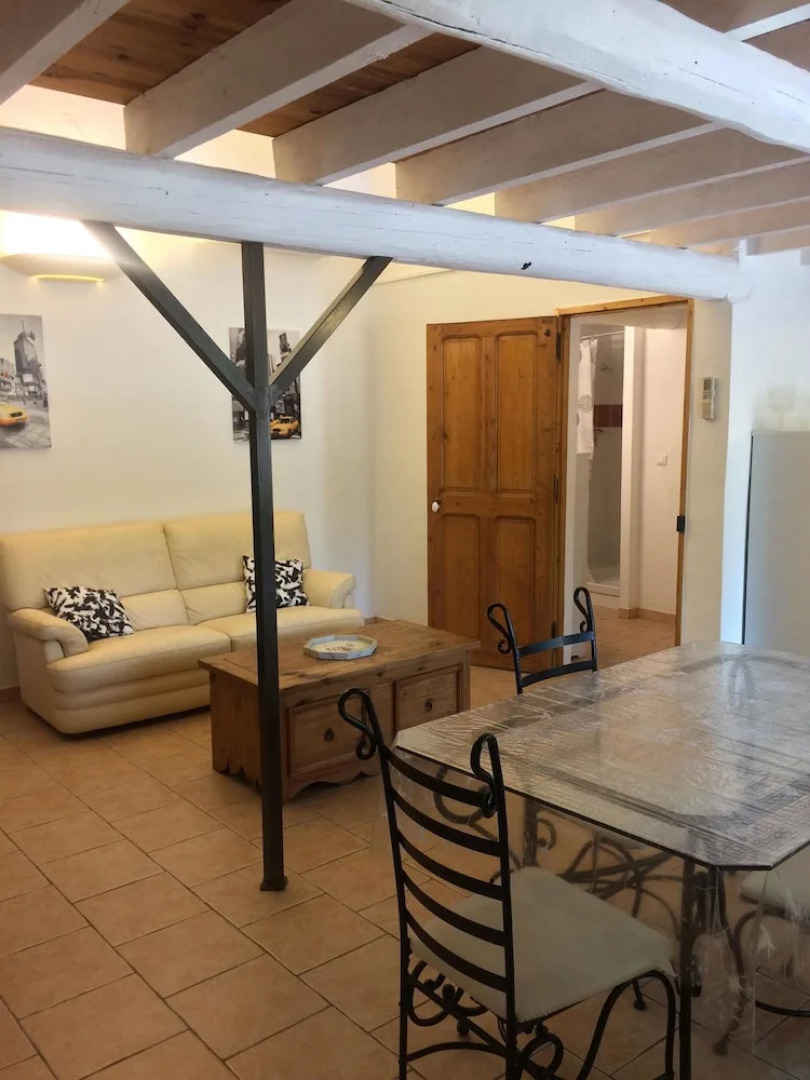 House With one Bedroom in Roquemaure, With Enclosed Garden and Wifi