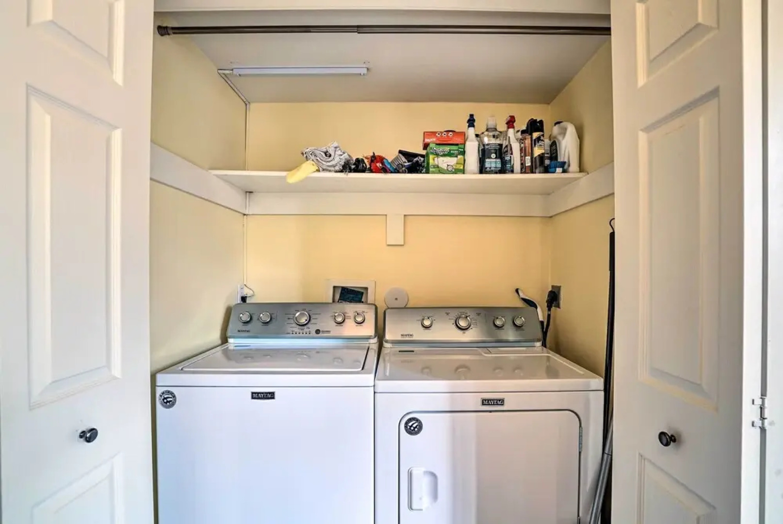 Cozy Las Cruces Gem: Fire Pit, Patio & Views!