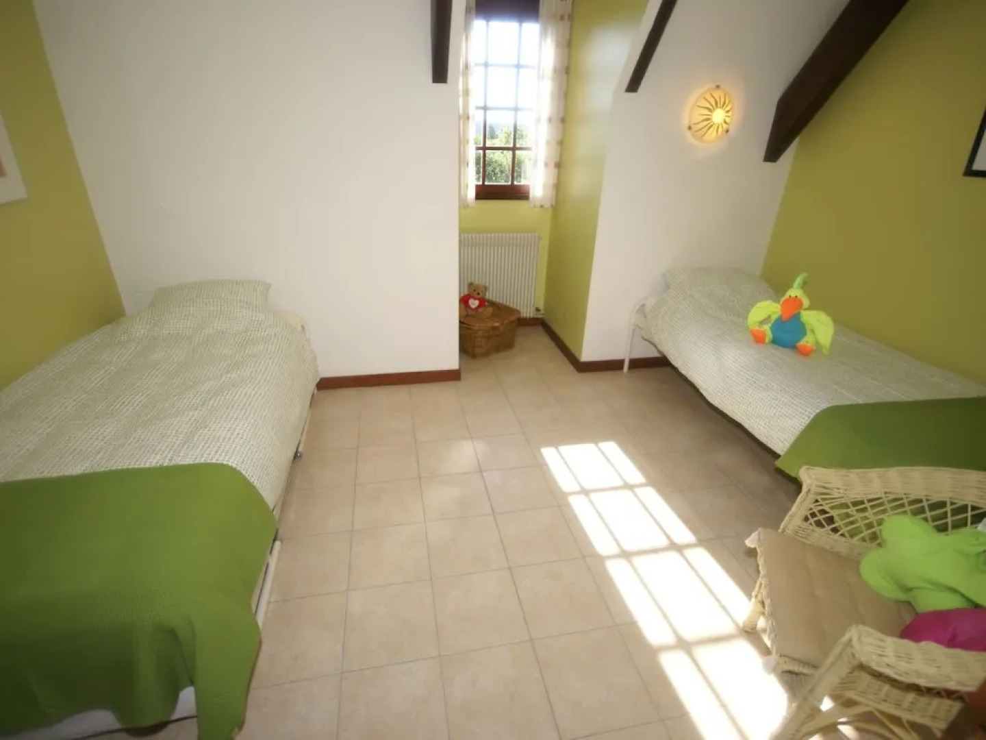 Holiday Home With Private Swimming Pool and View of the Hills, in Trémolat