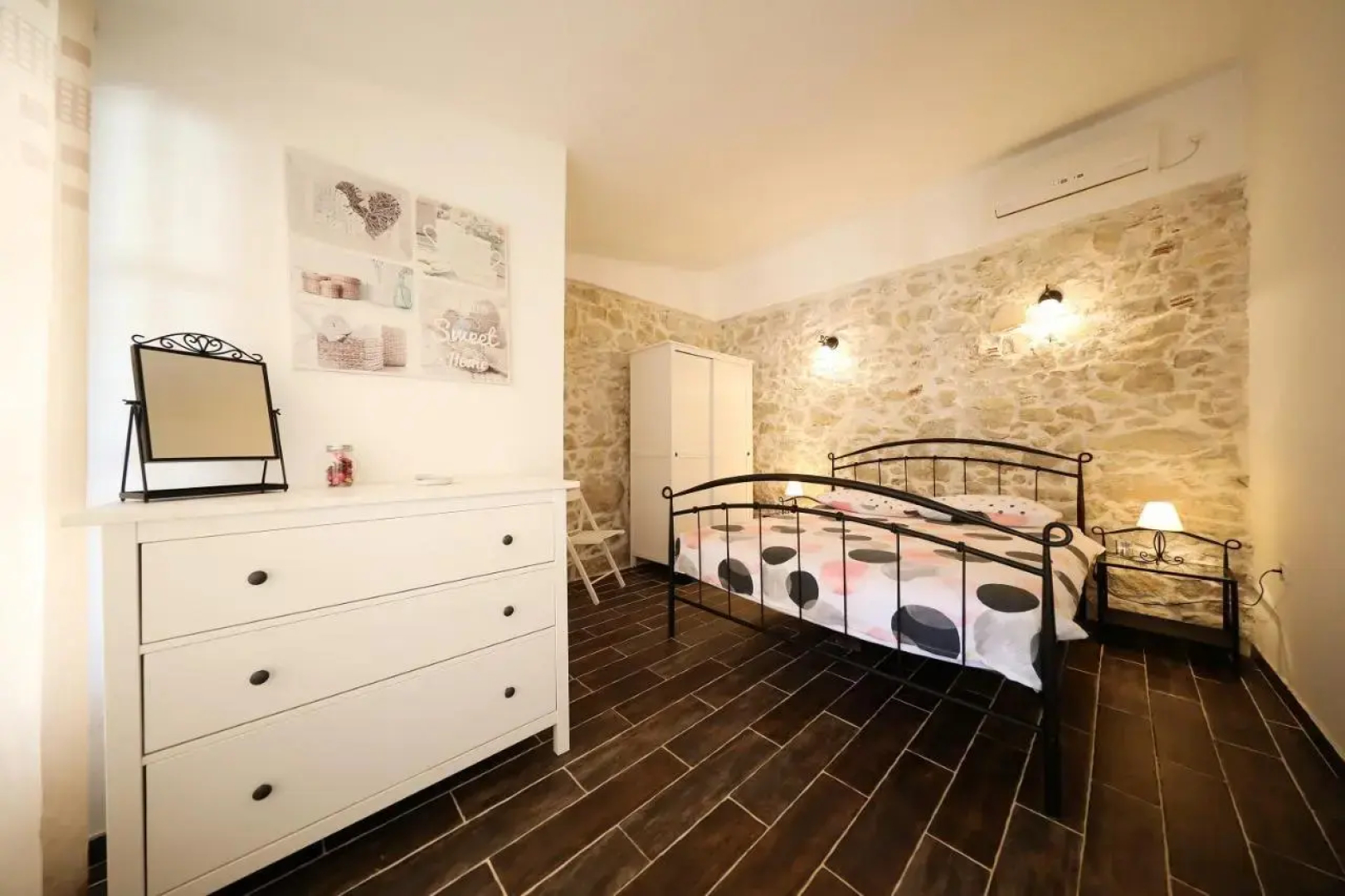 Holiday Home Dvori Dida Mile
