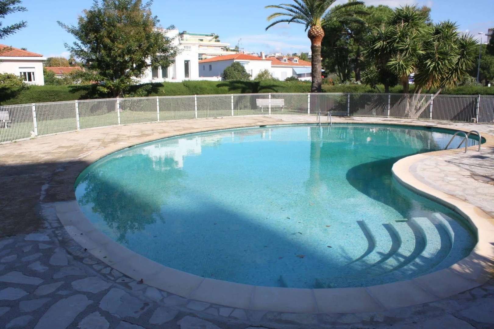 Happy Few - Le Blue Whale