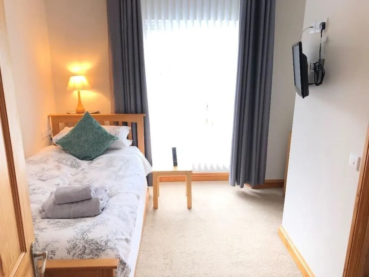 Crossvilla Guest House & Tea Room