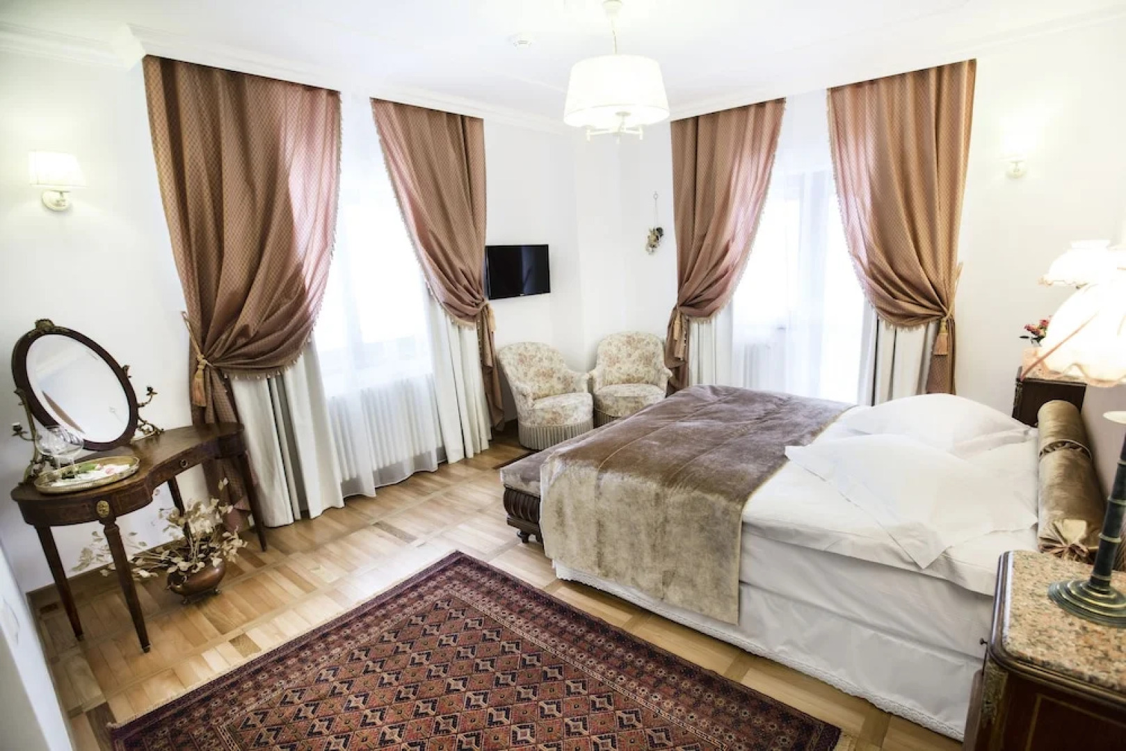 Casa din Bran- Inn Center