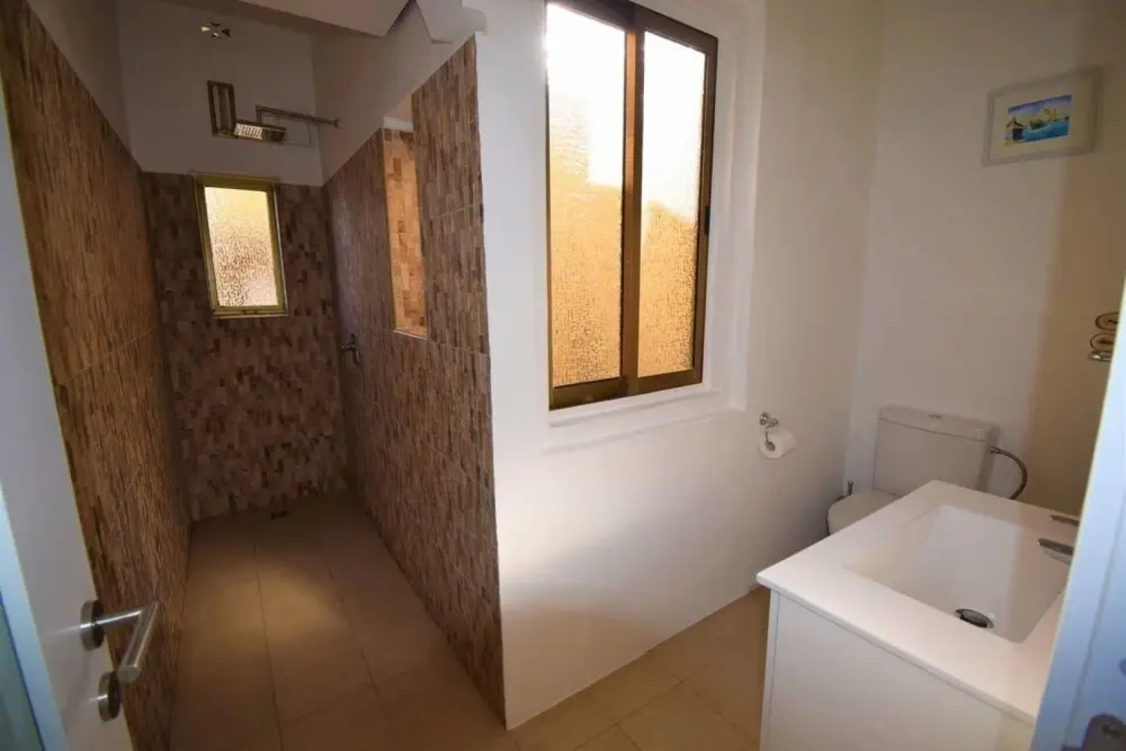 Stylish Maltese Retreat- Stunning Water Views & AC