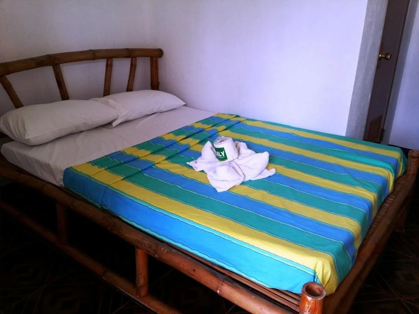 Mr. Kwiiz Lodging House and Restaurant