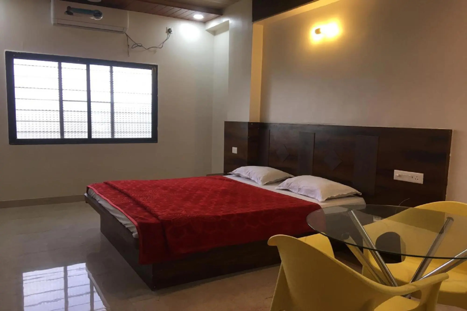 OYO 82156 Shivanand Executive