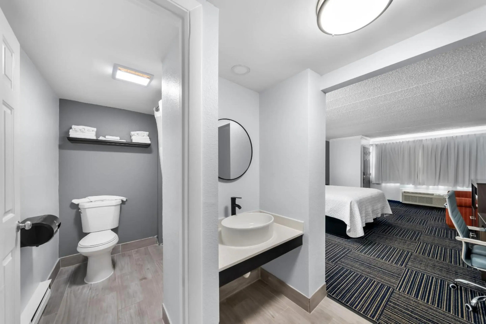 Admiralty Inn & Suites - a Red Collection Hotel