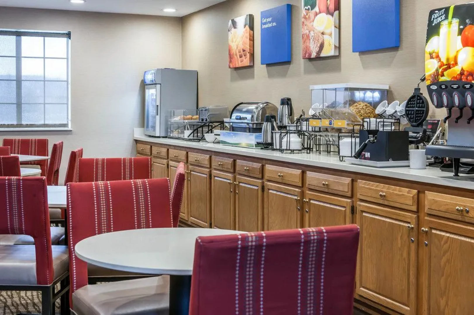 Holiday Inn Express And Suites Napoleon