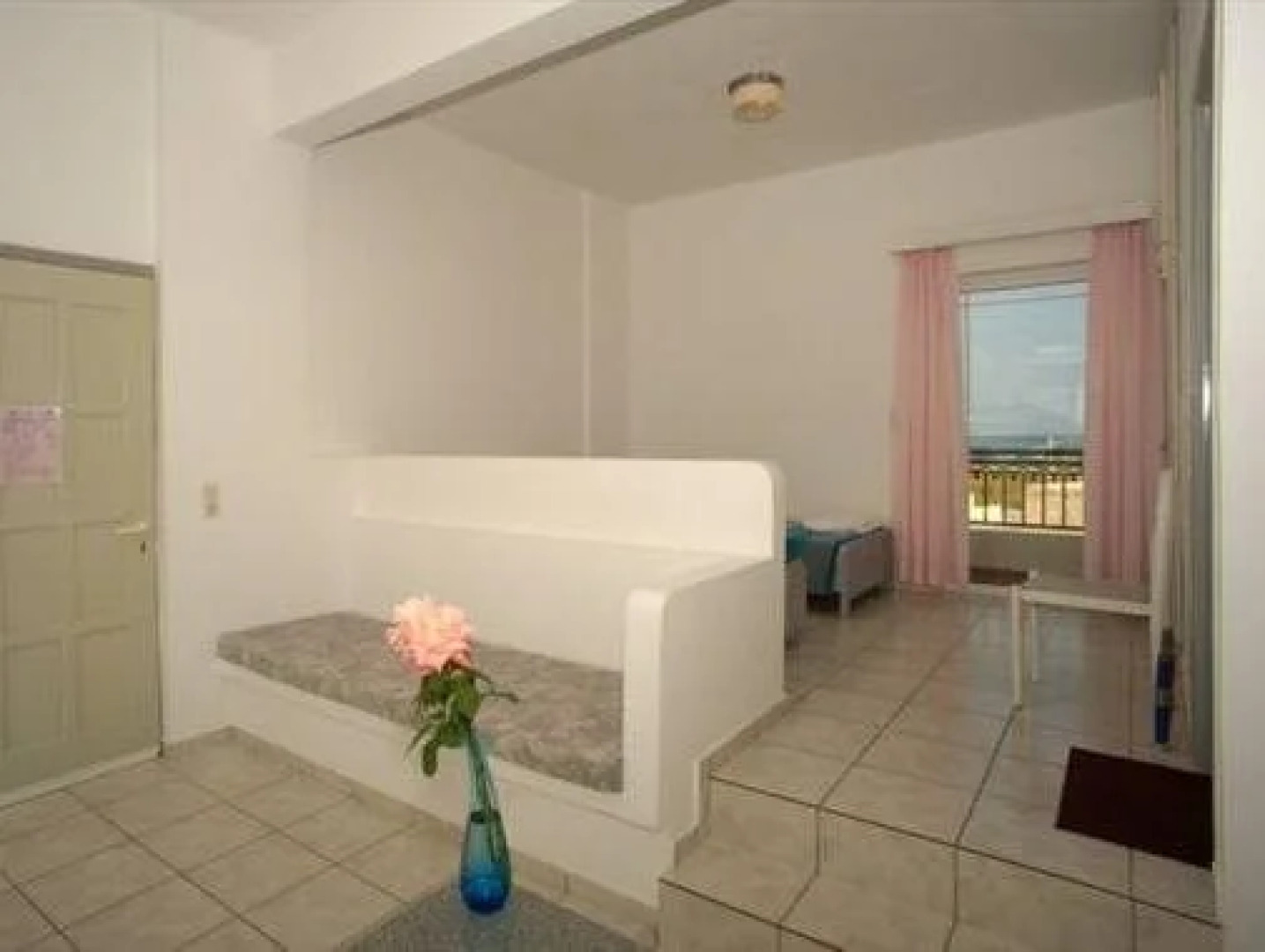 Yannis Apartments