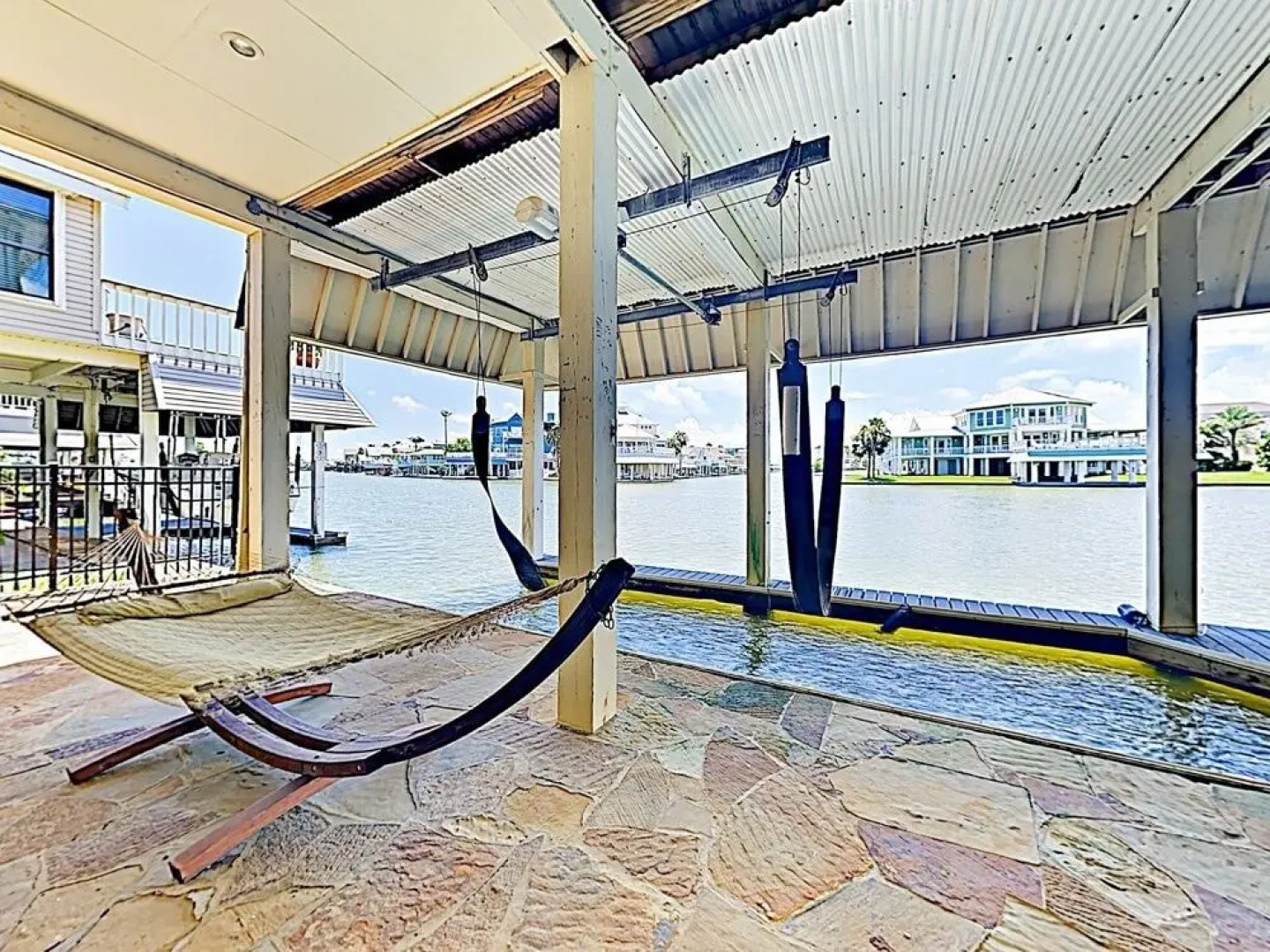 4121 West Bayside Way Home