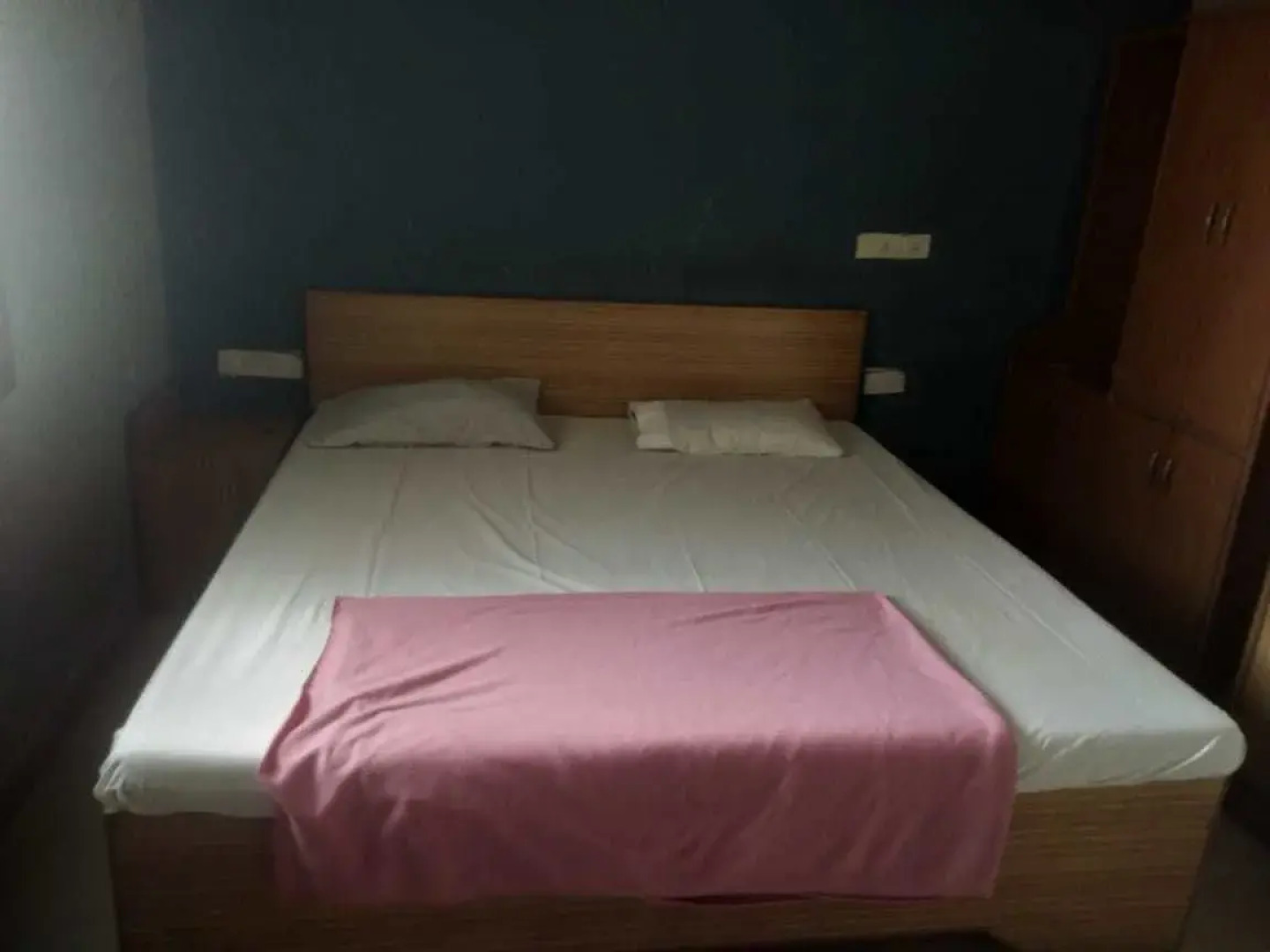 iROOMZ Pranathi Comforts