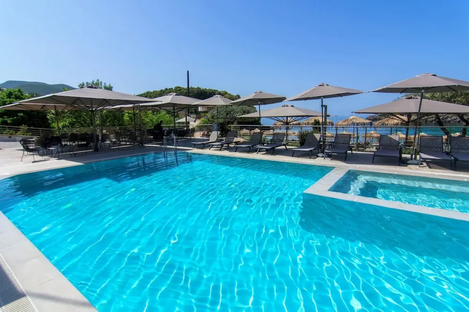 Prima Vista Beachfront Boutique Hotel