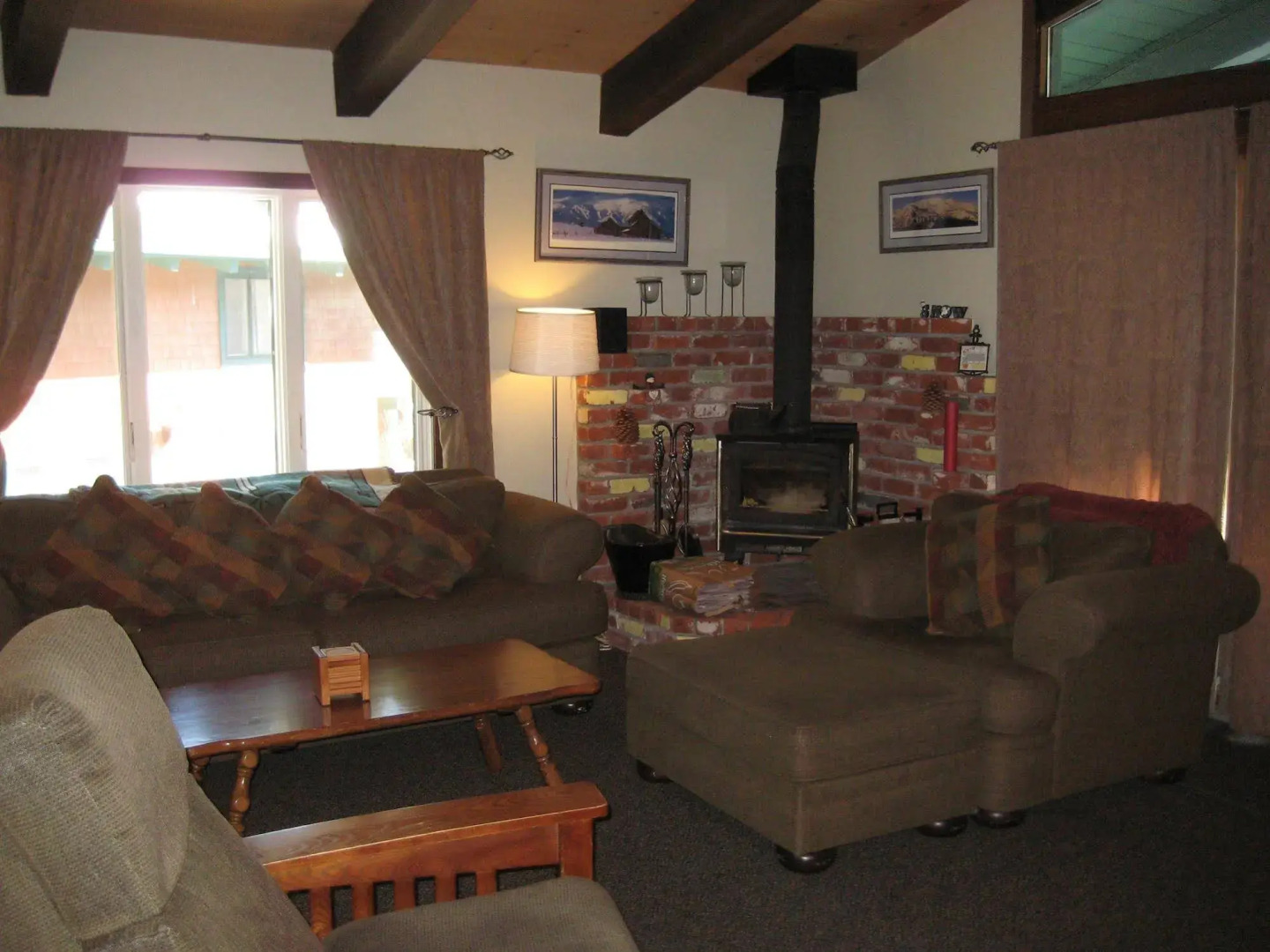 Chateau Sans Nom by Mammoth Reservation Bureau