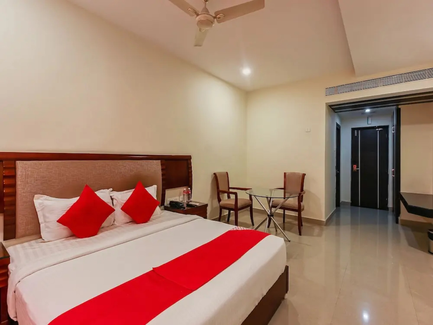 OYO 24799 Redlas Inn