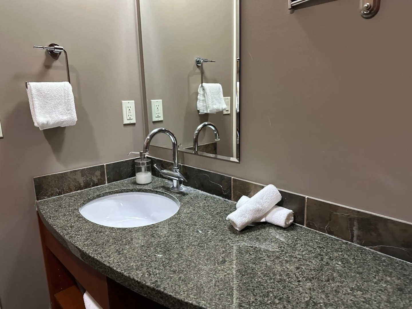 Bellstar Suites at Solara Resort