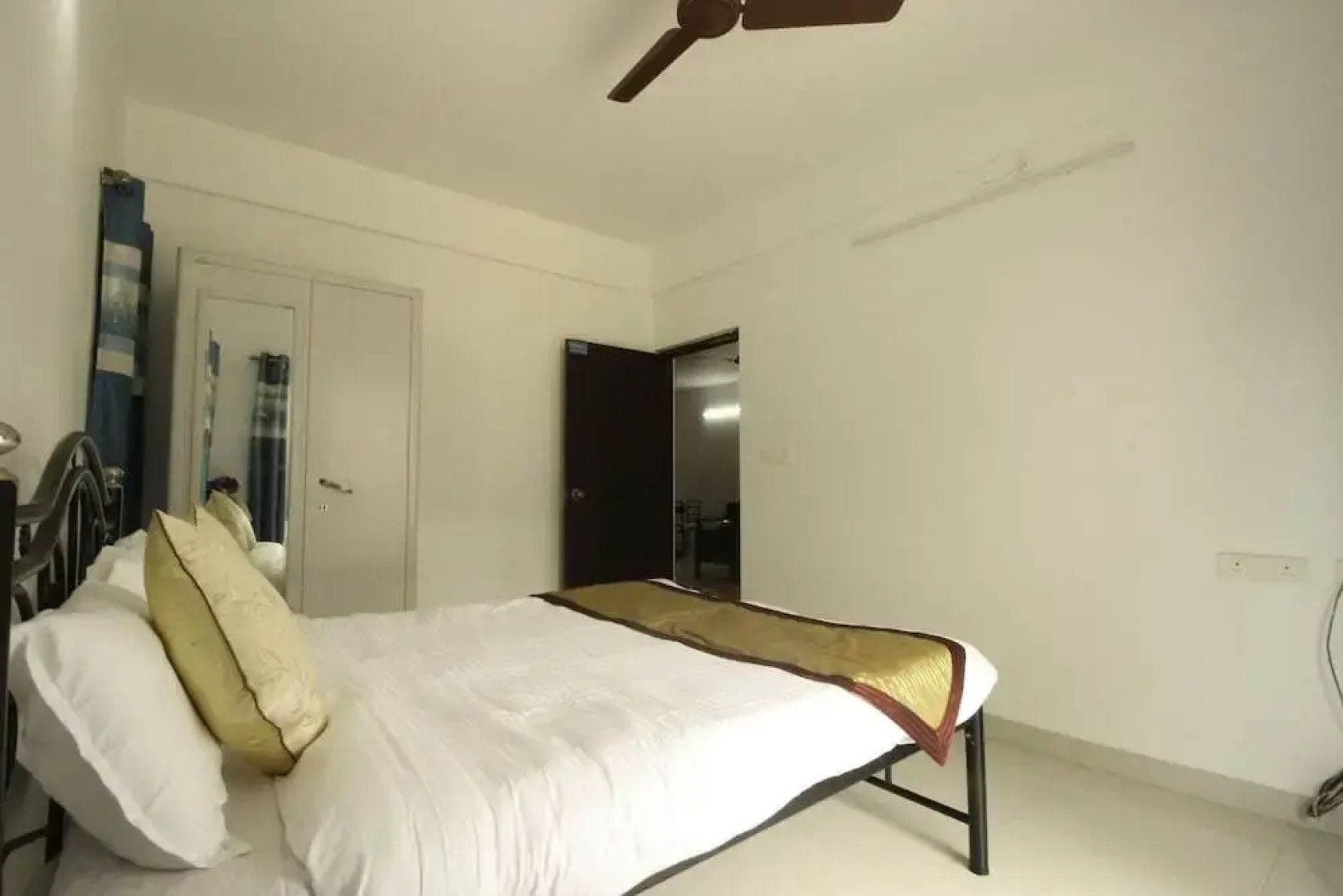 OYO Home 11012 Peaceful 1BHK Nerul