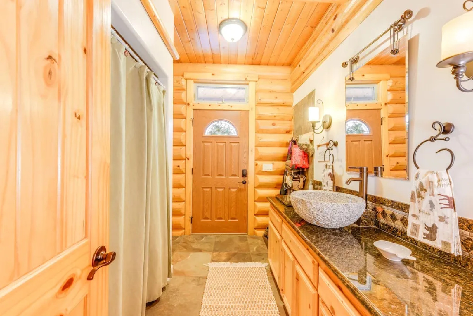 Mountain Cabin w/ Hot Tub: 4 Mi to Shaver Lake!