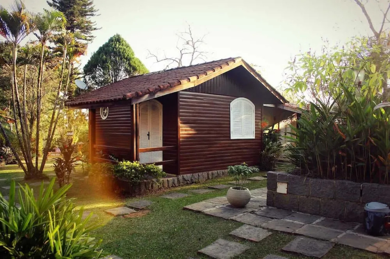 Village Colonial Hotel