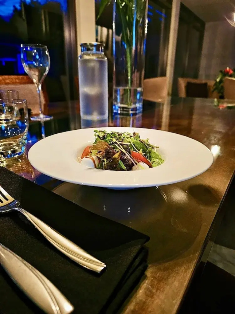 Oceanview Penthouse Suite & Beach Access