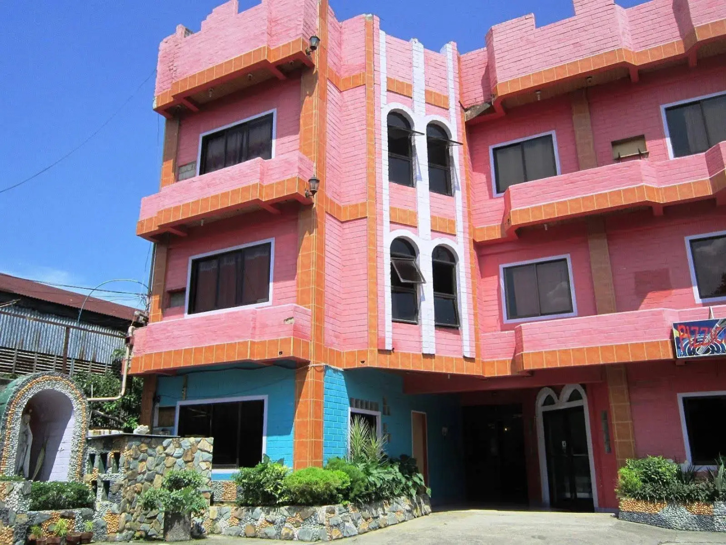 La Maria Pension And Tourist Inn Hotel