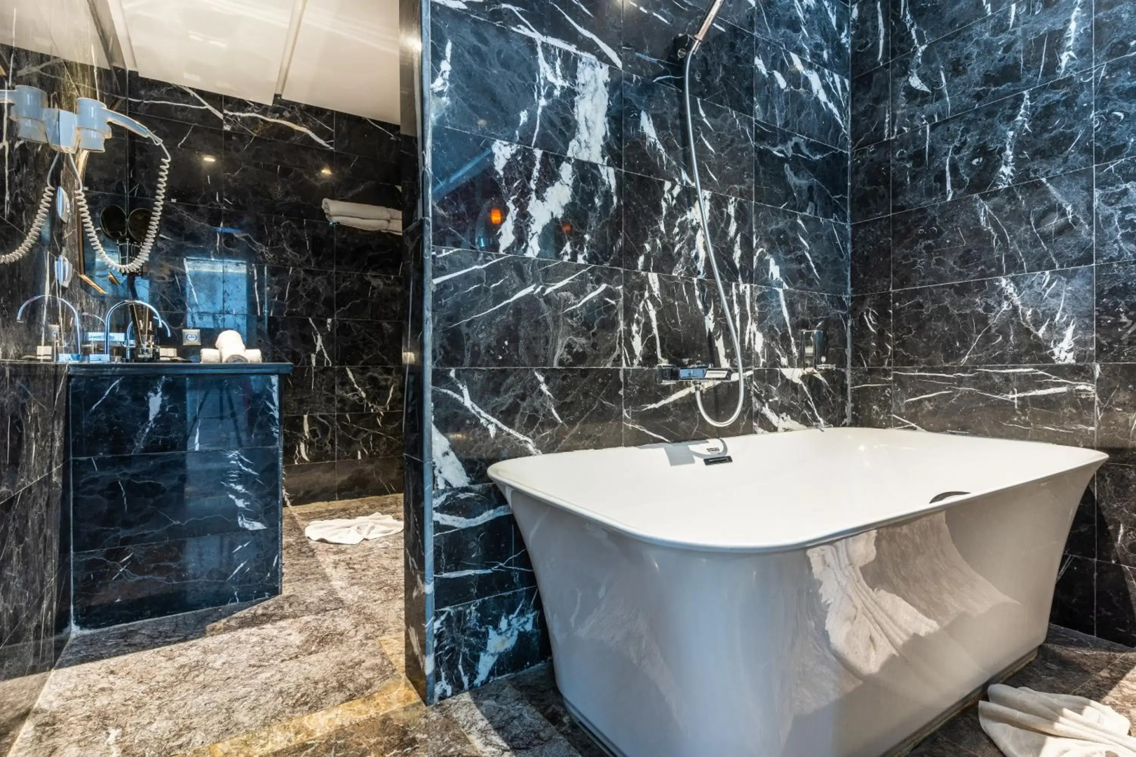 One hotel Casablanca