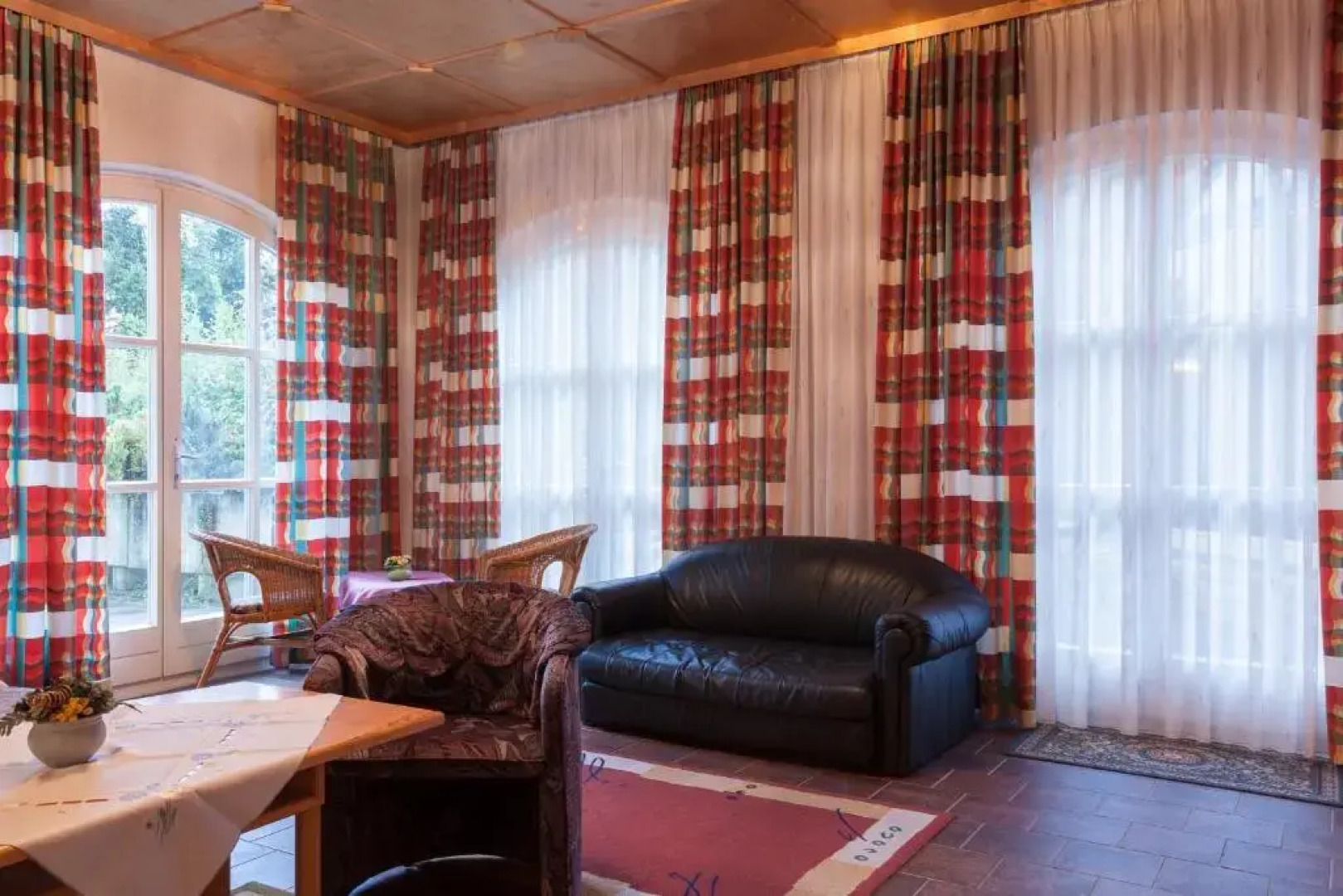 Hotel & Kurpension Weiss